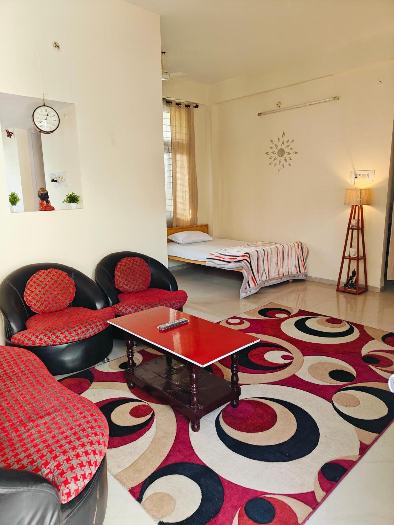 Ava Homestay Indore Bagian luar foto